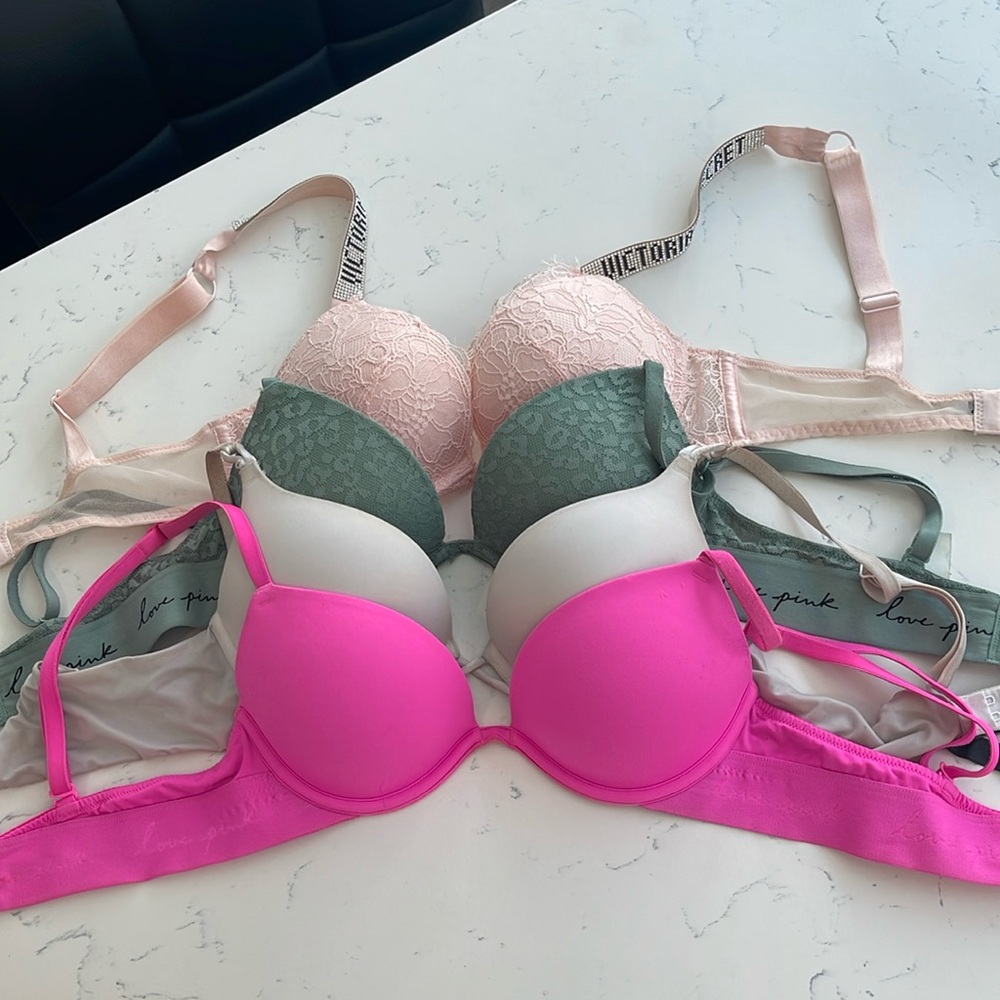 Pack of 4 bras all from Victoria secret